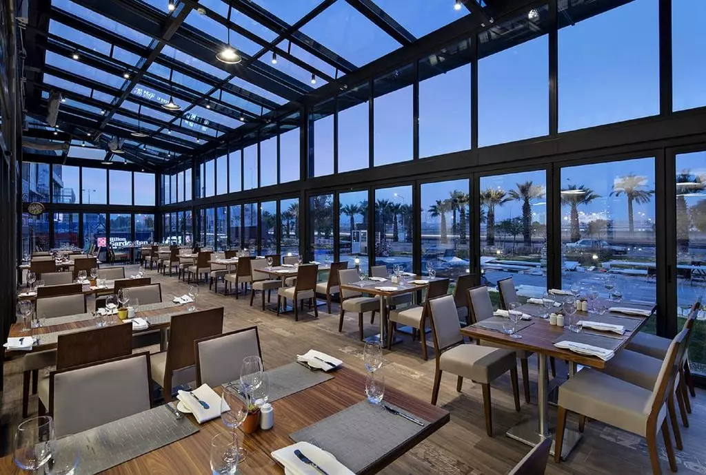 hotel hilton garden inn izmir_shabavizparvaz_06.jpg